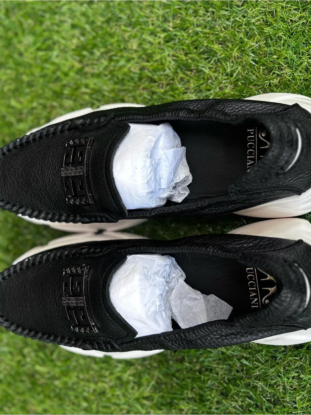 Women’s Pucciani Black and white Leather Slip-On Sneakers, very lightweight